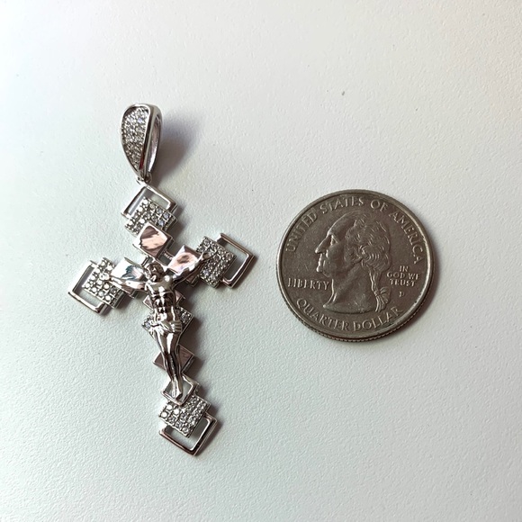 Stamped 925 solid Sterling silver cross pendant - Picture 13 of 17